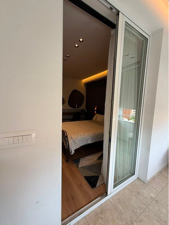 Qera, Apartament 3+1+2, Myslym Shyri, Tirane.