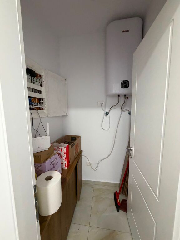 Jepet apartament  me qira  2+1 + post parking Tek Lake View