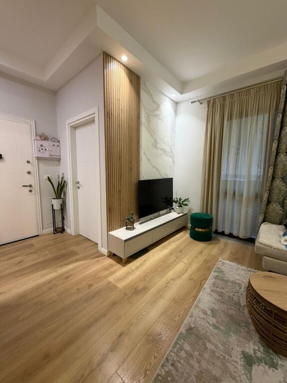 Apartament 2+1 per qera Amerikan 2 Perballe me qsut !