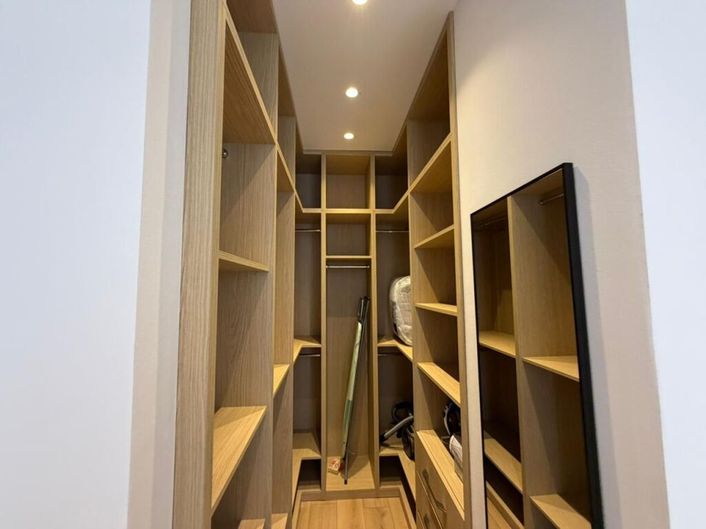🏡 FOR RENT APARTMENT 1+1 + PARKING SPACE – PARIS COMMUNE💰 Price: 105,000 Lek/Month