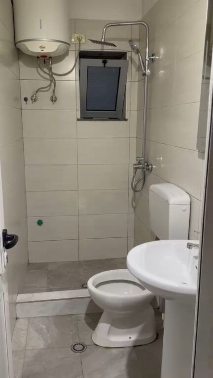 Apartment 1+1. 30000 leke. Former bus park