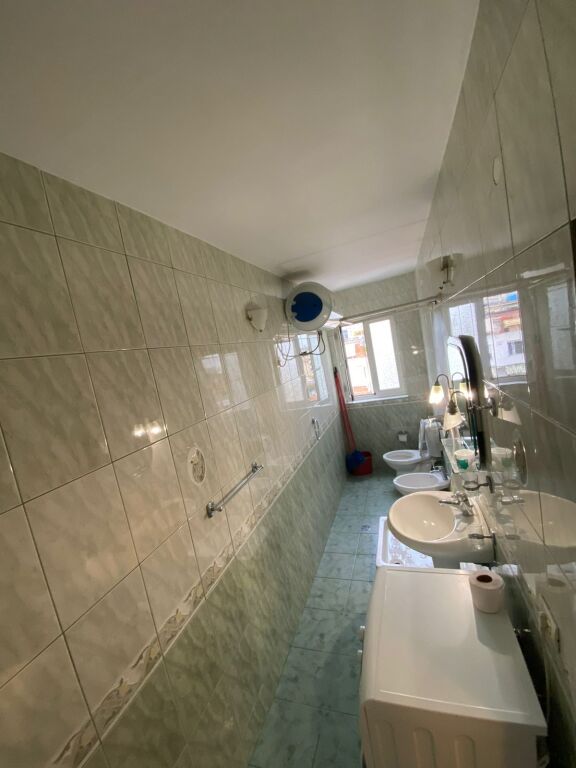JEPET ME QERA APARTAMENT 2+1 TEK PROKURORIA, RRUGA E DURRESIT