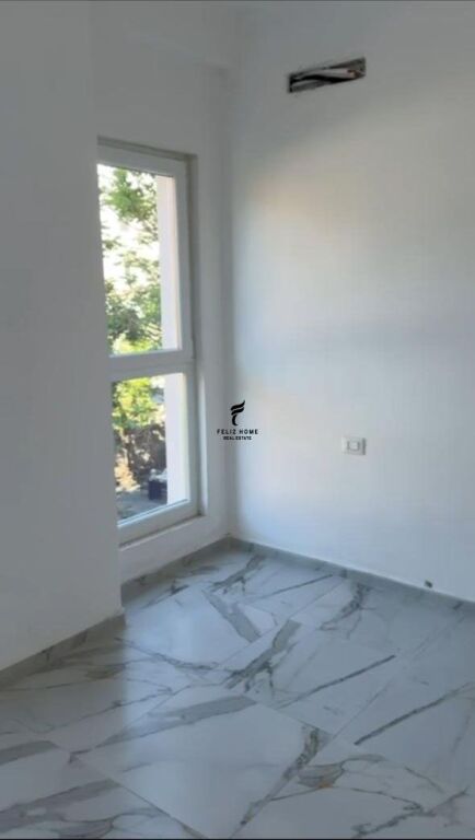 ZYRE ME QERA 64M2 LAPRAKE 40.000 LEKE FH-79579
