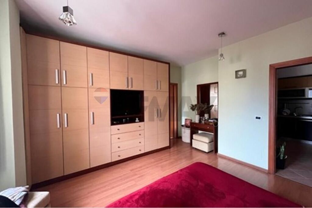 Apartament 2+1- Për Shitje - Komuna e Parisit, Tirane