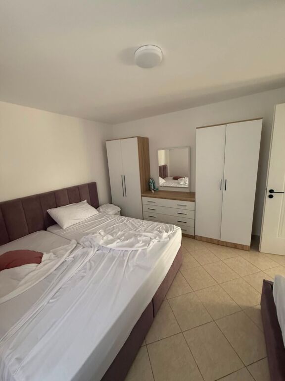 Qera | Apartament 1 + 1 | Qendra Shëndetësore Qytet Studenti | 490 €/muaj
