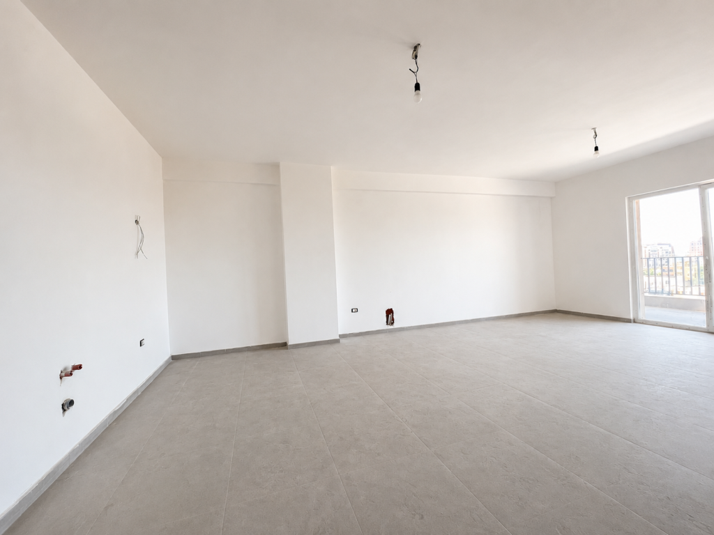 Shitet Apartament 2+1 ne katin e 7 tek Aura