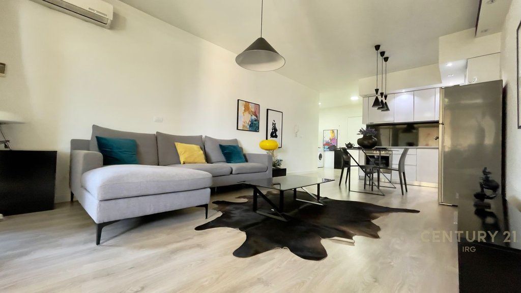 Jepet me qira apartament modern 1+1 në Rrugën e Kavajës.