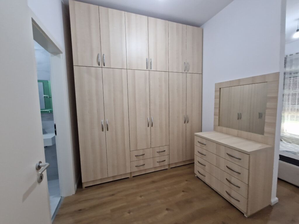 JEPET PER QIRA APARTAMENT 2+1 ME POST PARKIMI, TE KOMPLEKSI MANGALEM
