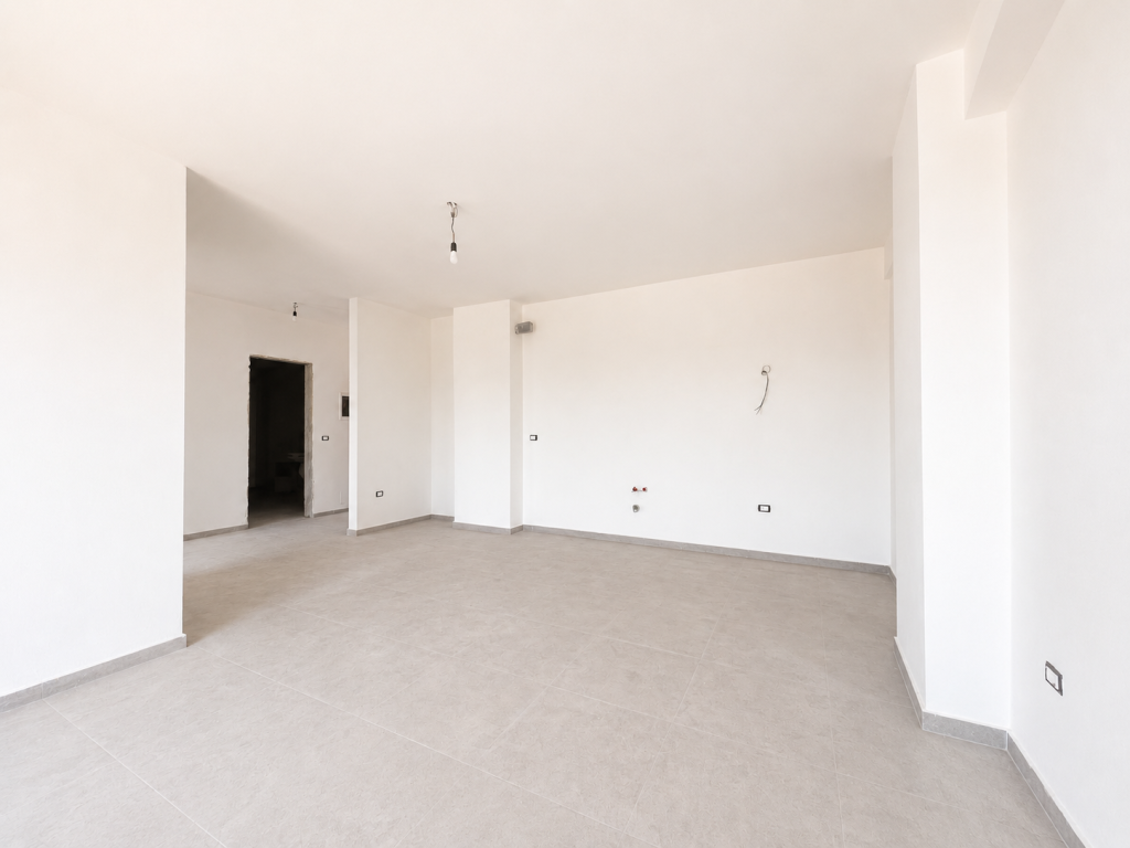 Shitet Apartament 2+1 ne katin e 7 tek Aura