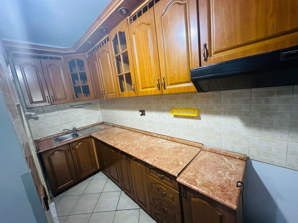 Affittasi Appartamento 3+1+1 con Balcone