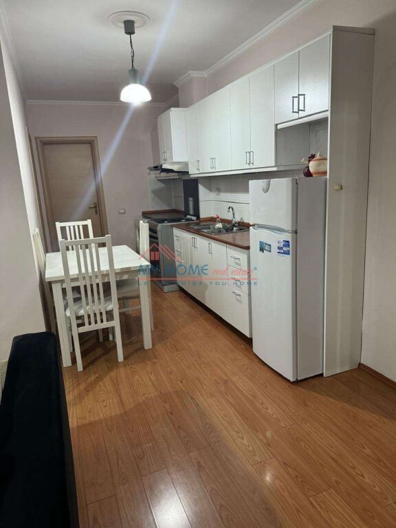 Apartament 1+1 me qera tek 21 Dhjetori ne Tirane