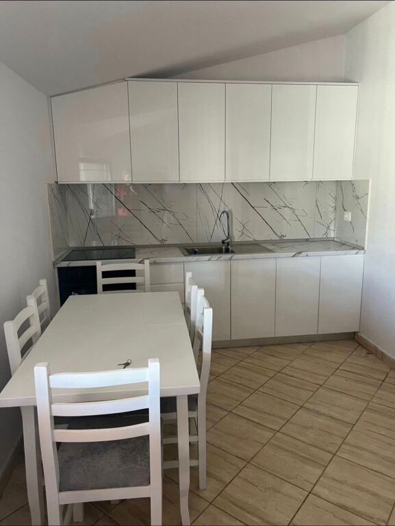 Apartament 2+1, Paskuqan!