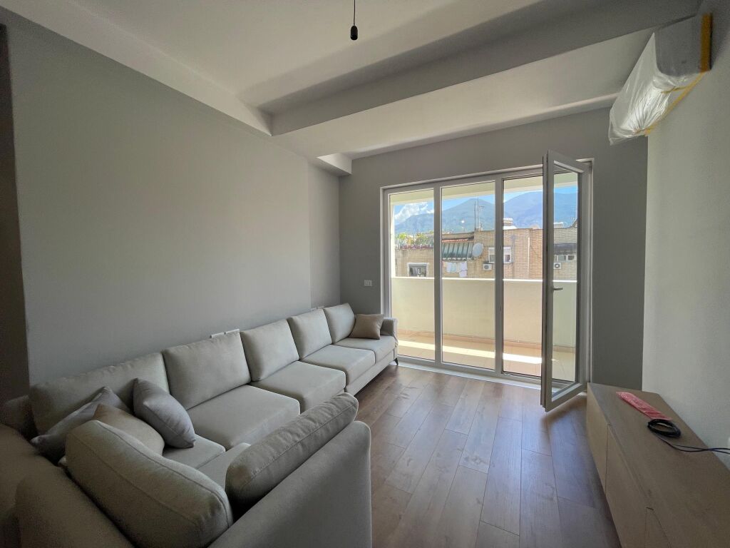 Apartment 2+1 for rent United School !