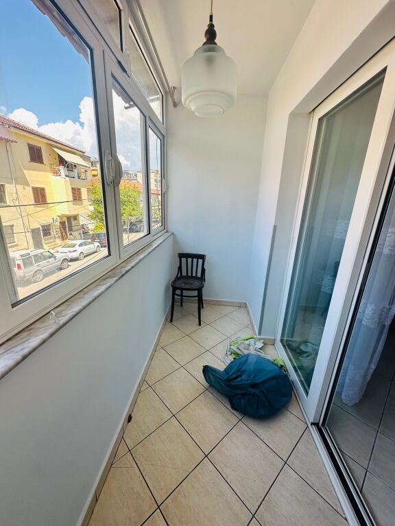 Affittasi Appartamento 3+1+1 con Balcone