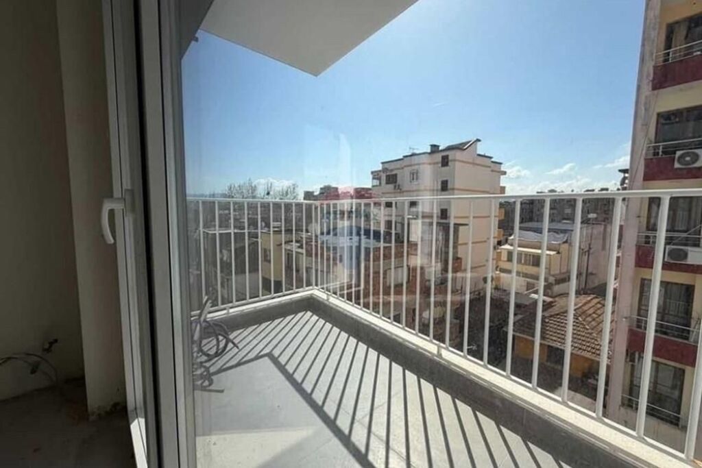 Apartament - Për Shitje - Sheshi Shtraus, Tiranë(ID: 530191068-265)