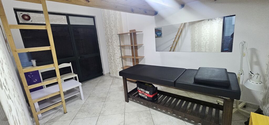 Jepet me Qera Ambient - 21 Dhjetori, Tirane