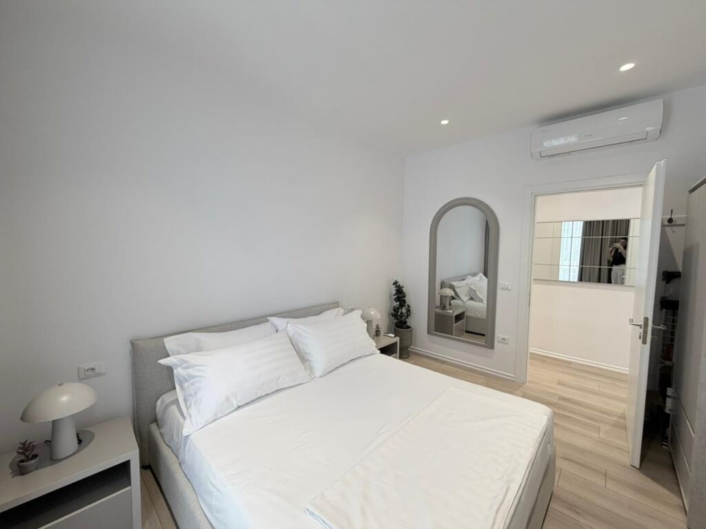 🏡 JEPET ME QIRA APARTAMENT 1+1 + POST PARKIMI – KOMUNA E PARISIT💰 Çmimi: 105,000 Lekë/Muaj