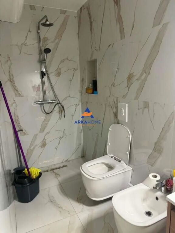 JEPET ME QERA APARTAMENT 1+1+BALLKON "KOMPLEKSI PANORAMA, SPAK" 60.000 LEKE