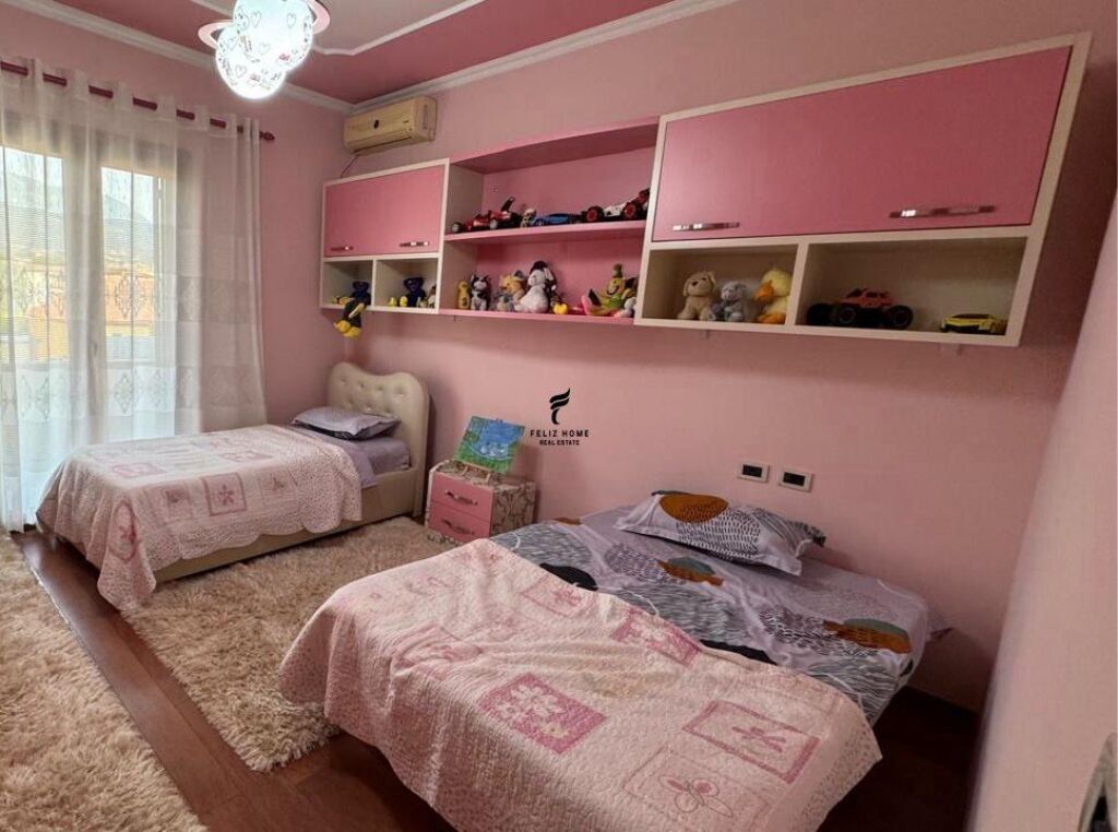 APARTAMENT ME QERA 2+1 RRUGA E DIBRES 50.000 LEKE FH-79398