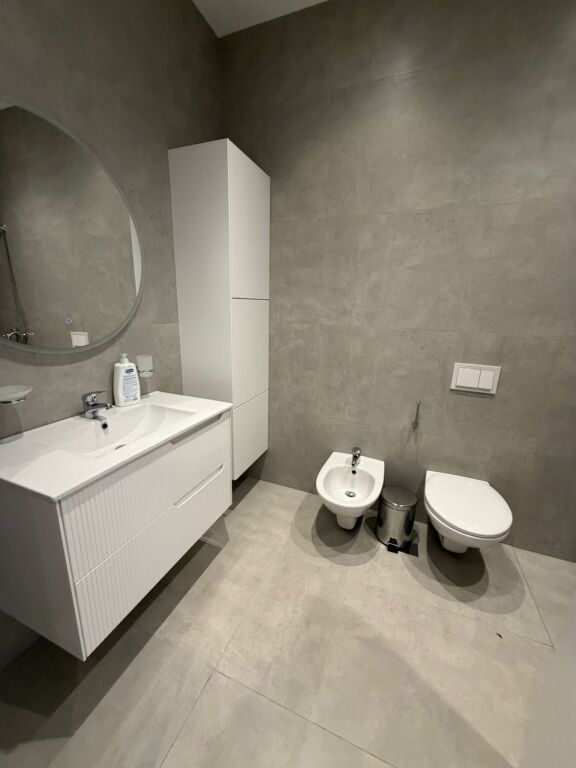 Tirane Commune of Paris, apartment 1+1+Balcony for rent, 2nd floor, 70 m², 105,000 Leke (Parking included in the price)