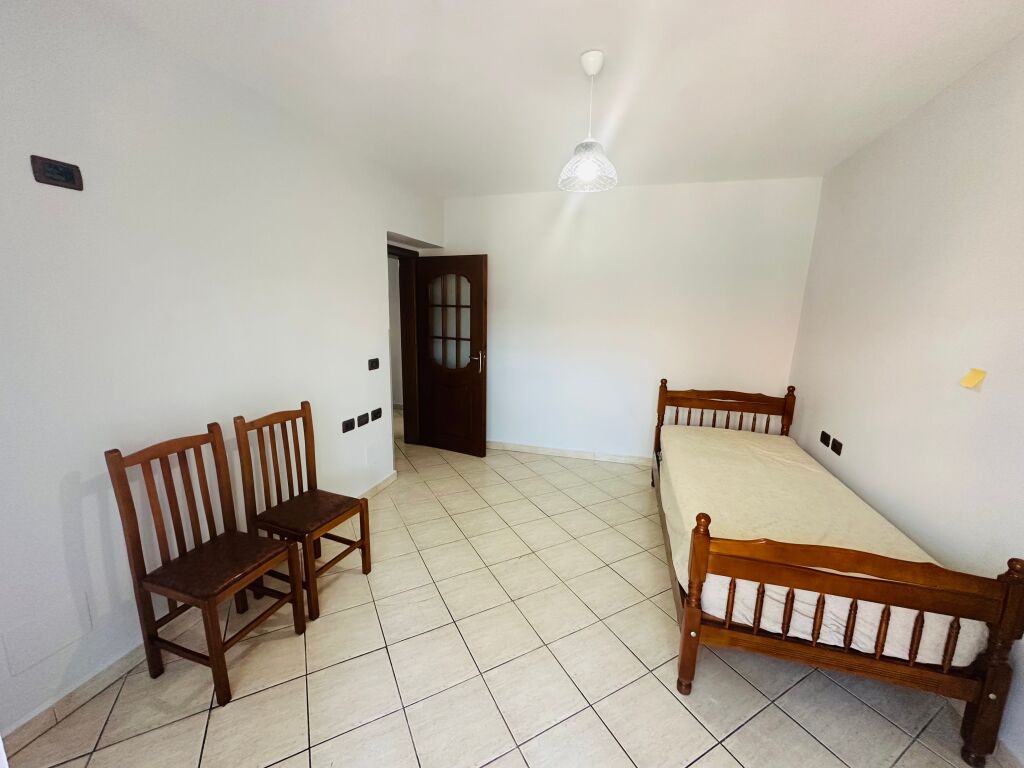 Affittasi Appartamento 3+1+1 con Balcone