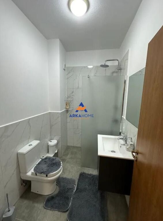 JEPET ME QERA APARTAMENT 1+1+BALLKON "FRESK" 40.000 LEKE