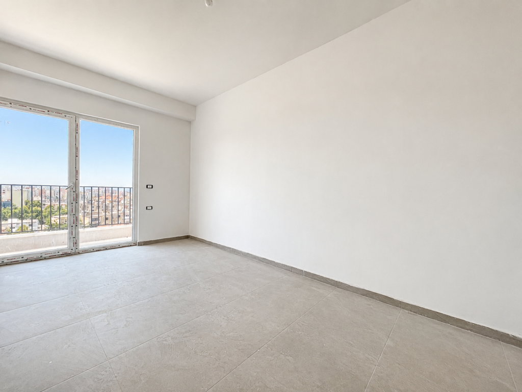 Shitet Apartament 2+1 ne katin e 7 tek Aura