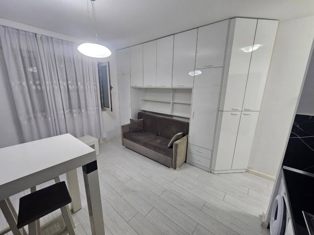 JEPET GARSONIERE ME QERA - KODRA E DIELLIT, TIRANE