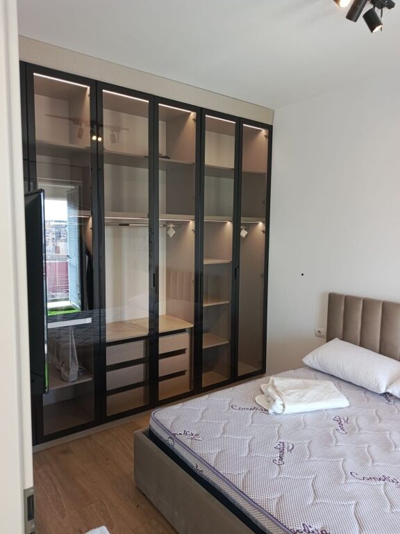 Jepet me qira apartament 1+1