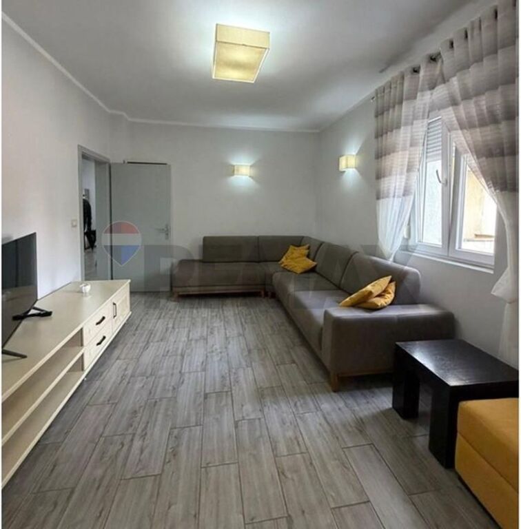 Apartament - Për Qira - Bulevardi Epidamn, Durrës