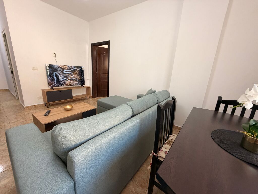 Shitet Apartament 1+1 në Plazh tek Rrota e Kuqe, Durrës