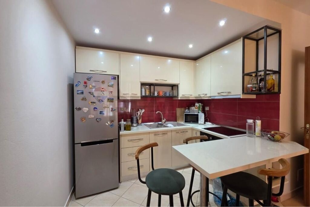 Apartament - Për Shitje - Bulevardi Kashar, Tiranë