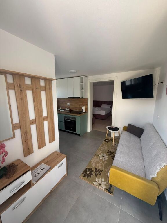 Qera | Apartament 1 + 1 | Qendra Shëndetësore Qytet Studenti | 490 €/muaj