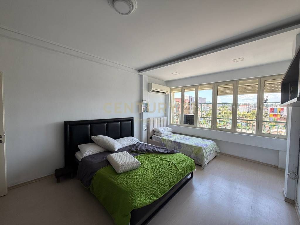 🏡 2+1+2 for sale near the Electric Market!