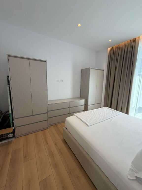 Tirane Commune of Paris, apartment 1+1+Balcony for rent, 2nd floor, 70 m², 105,000 Leke (Parking included in the price)