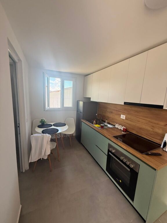 Qera | Apartament 1 + 1 | Qendra Shëndetësore Qytet Studenti | 490 €/muaj