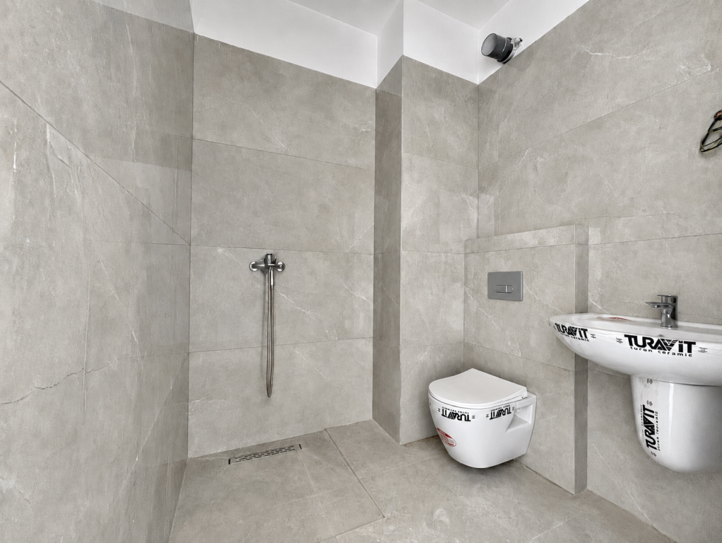 Shitet Apartament 2+1 ne katin e 7 tek Aura