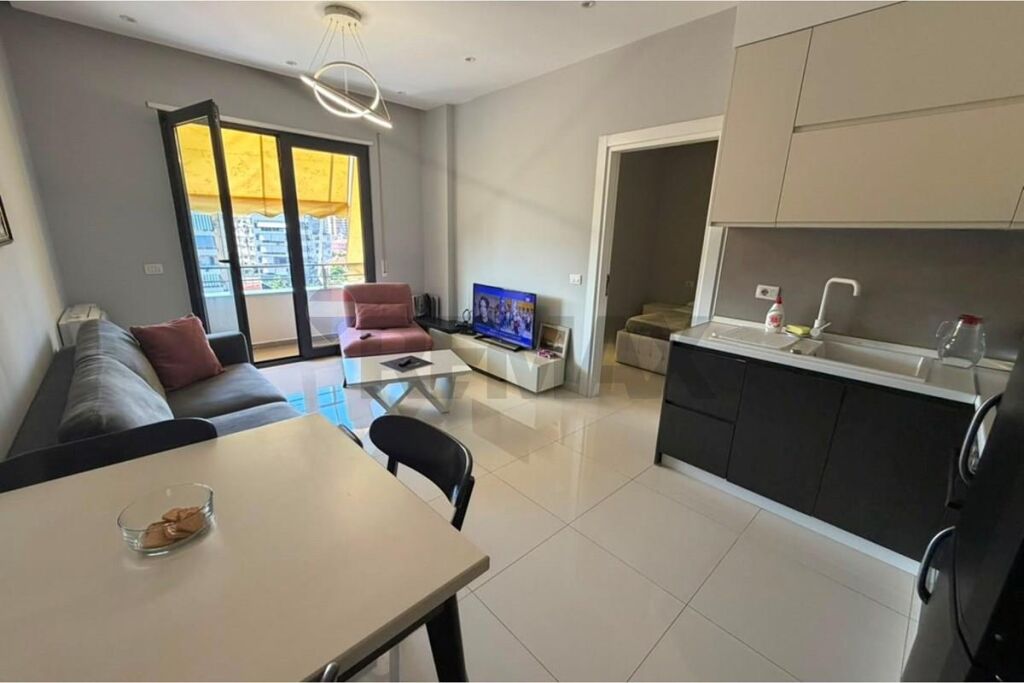 Apartament 1+1 per qira tek Pazari i Ri