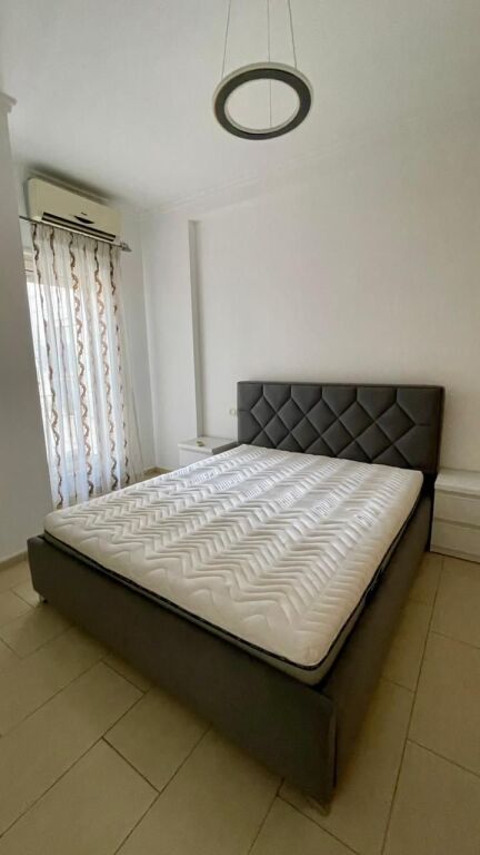 Apartament me qera - Myslym Shyri