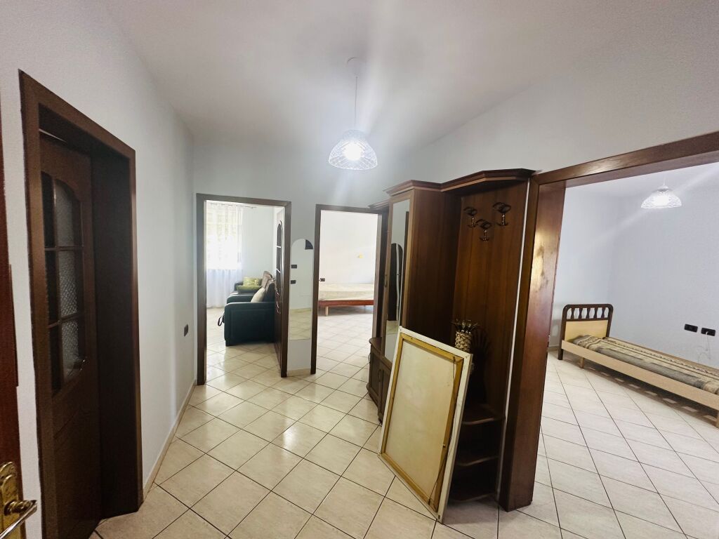 Affittasi Appartamento 3+1+1 con Balcone