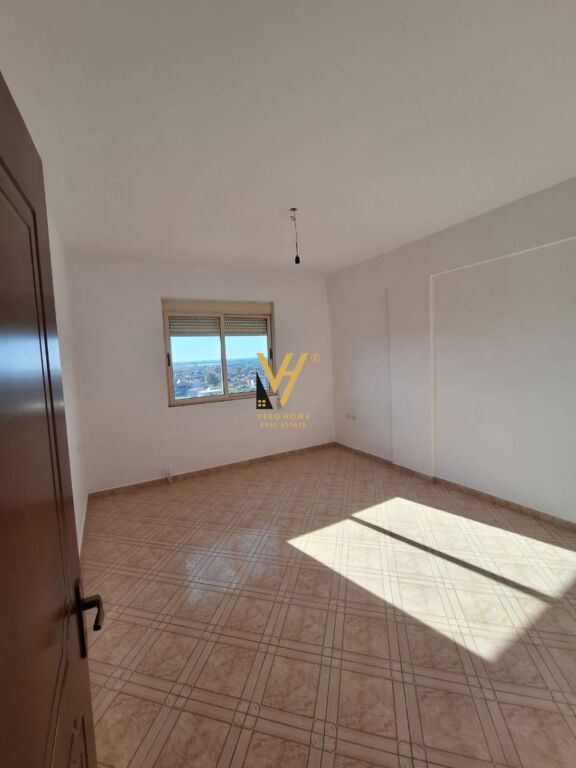 VENDESI APPARTAMENTO 2+1+2+VERANDA A FIER 75.000 EURO