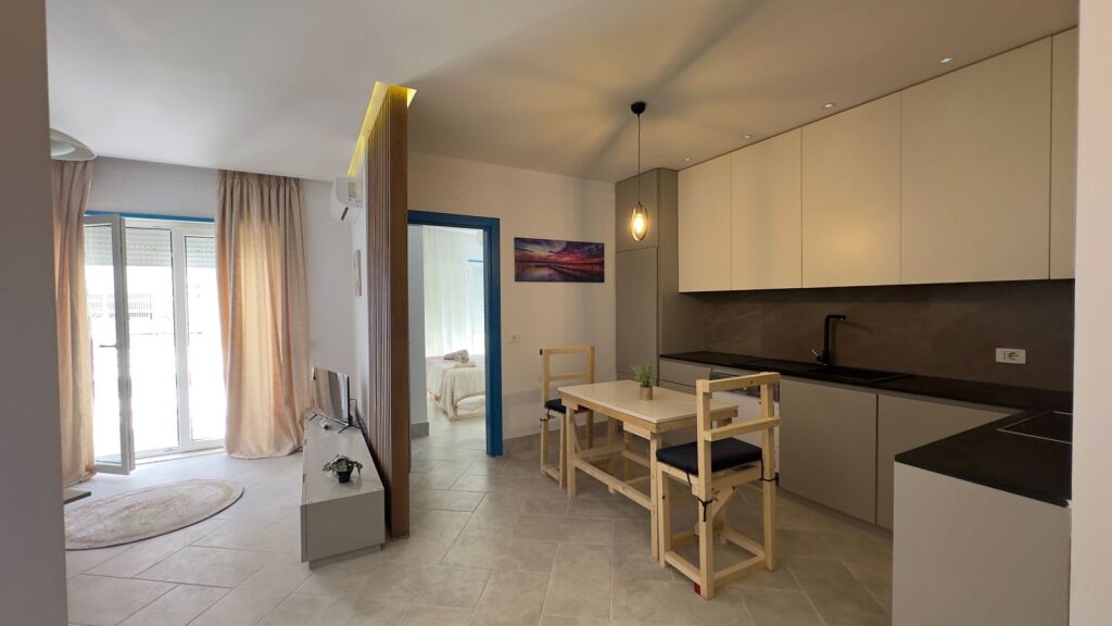 Shitet, Apartament 1+1, Kodra e Diellit, Tirane .Empire70538