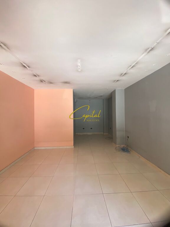 SHOP FOR RENT 32 M2 BARDHYL STREET 80,000 LEKE
