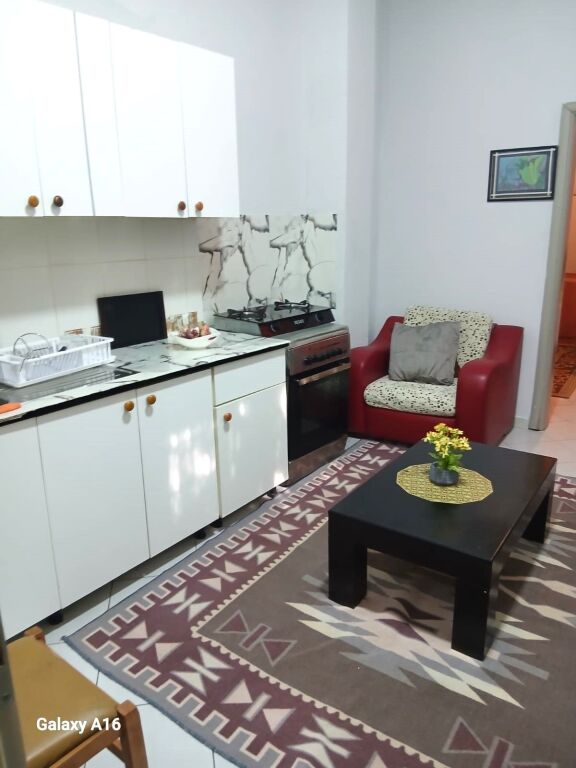 🏠 Appartamento 1+1 in affitto vicino a Selvia nel centro di Tirana, 400 MILA LEKE