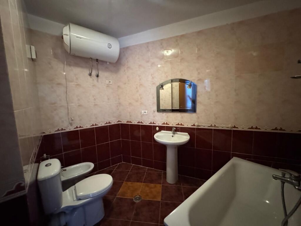Apartament 3+1 për Shitje pranë Shkollës së Baletit!
