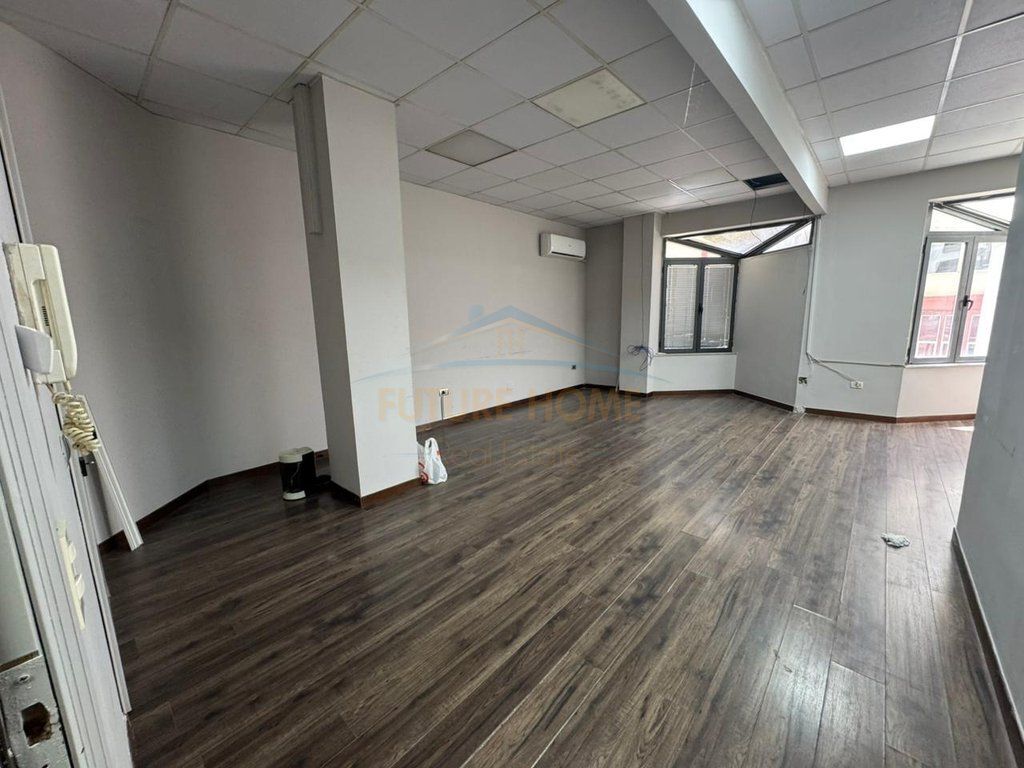 JAP ME QERA AMBIENT BIZNESI,BULEVARDI ZOGU 1,TIRANE