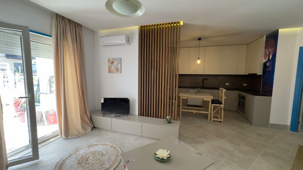 Shitet, Apartament 1+1, Kodra e Diellit, Tirane .Empire70538