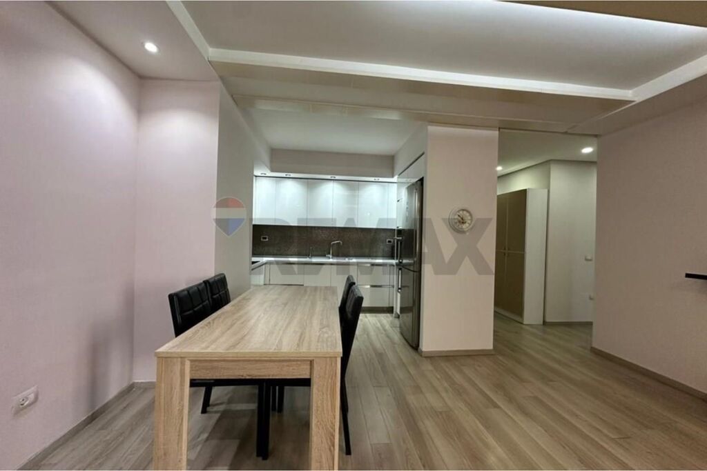 Apartament 3+1+2 Per Qira Ne Bllok