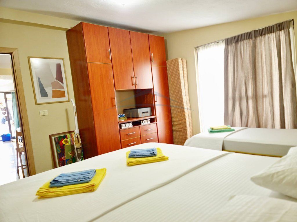 Shitet, Apartament 2+1, Golem.