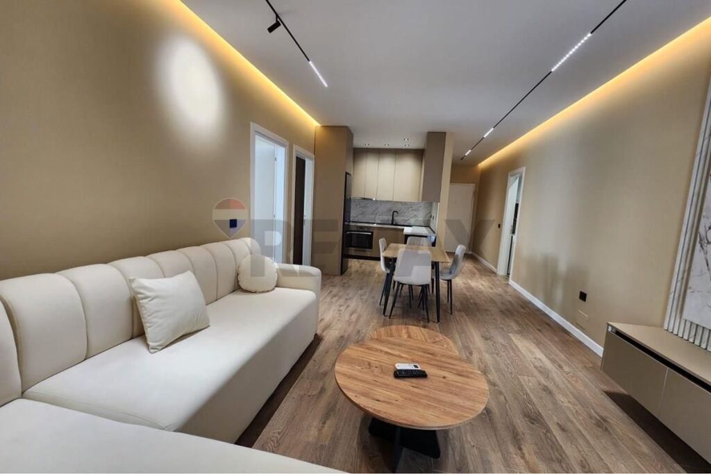 Apartament me qira në zonën e Xhamllikut